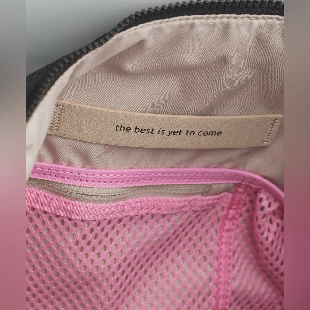 Lululemon Go-Go-Go Tote - Picture 8 of 13
